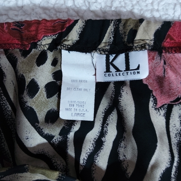 KL COLLECTION FLORAL MIXED PATTERNED SKIRT. SIZE LARGE - Picture 6 of 6